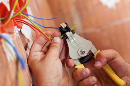 Reasons to hire an electrician